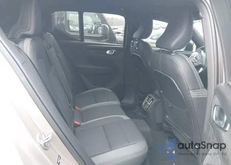 2023 Volvo Xc40 Recharge Pure Electric Twin Plus z USA, uszkodzony, nr VIN YV4ED3UW2P2070931